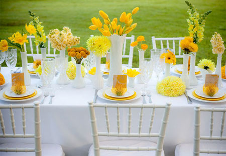 Set the table for spring yellow