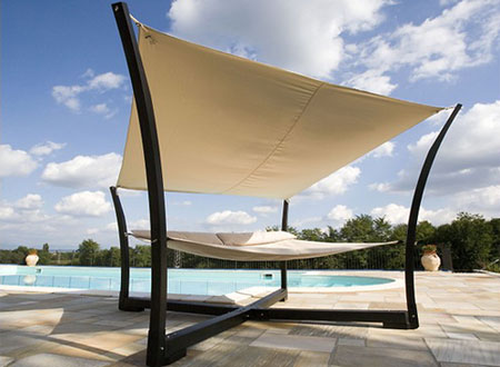 daybed with sail shade