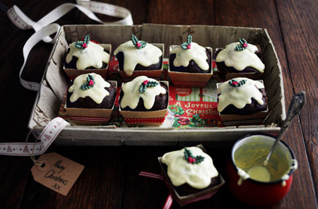 Christmas pudding muffins 