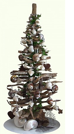 Driftwood Xmas trees & ornaments 
