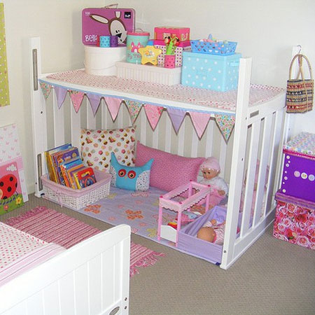 cot or crib play centre