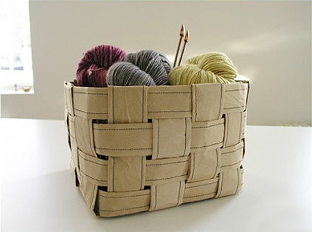 How to weave a brown tissue paper basket 