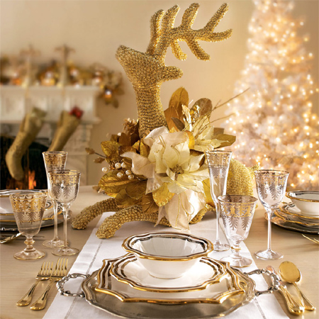 Decorate the Christmas dining table decor for christmas table modern elegance elegant gold setting