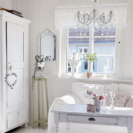 Decorate a home in delicate whites
