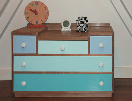 Makeover a chest of drawers with Rust-Oleum spray paint