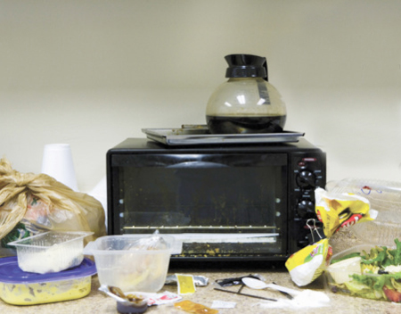 how to clean a microwave using eco friendly cleaners