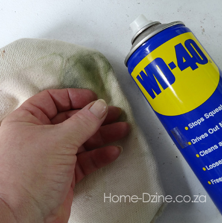 remove spray paint wd 40