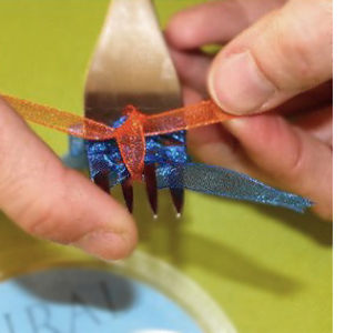 How to make dainty ribbon bows 