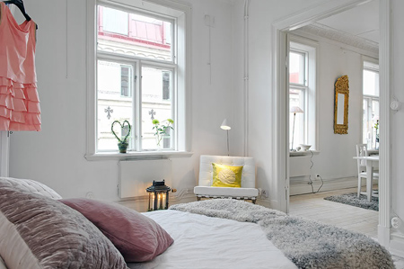 Chic modern all-white interior 
