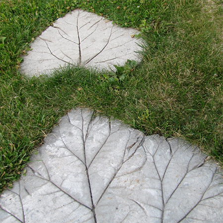 stepping stone mosaic rhubarb leaf concrete diy