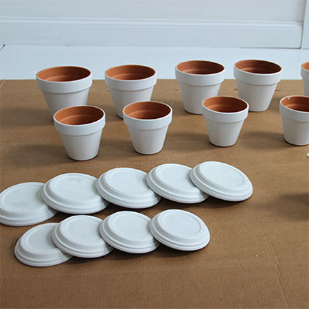 paint plant pots with rust-oleum flat or satin white spray