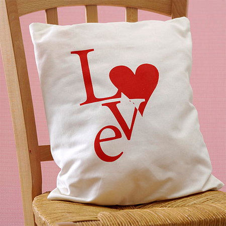 DIY craft ideas for Valentine's Day love cushion pillow