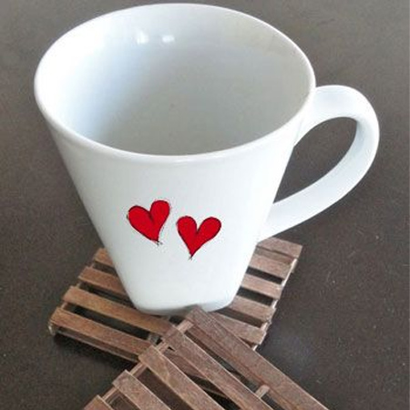 DIY craft ideas for Valentine's Day sharpie cup
