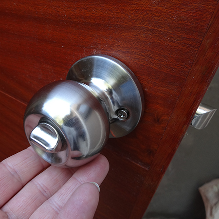 how to fit install mount or replace door knob screw in place