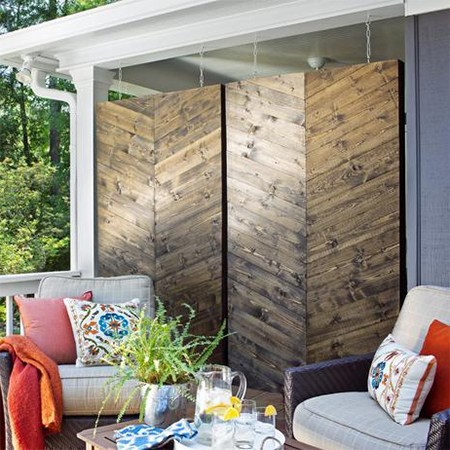 HOME-DZINE - DIY Projects - Where you entertainment area or patio needs privacy from neighbours, you can make up a simple privacy screen using pine or reclaimed timber. Add panels to suit your particular situation - large or small.