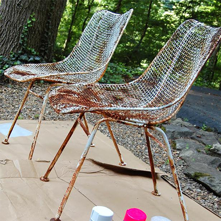 rustoleum makeover for rusty metal garden chairs