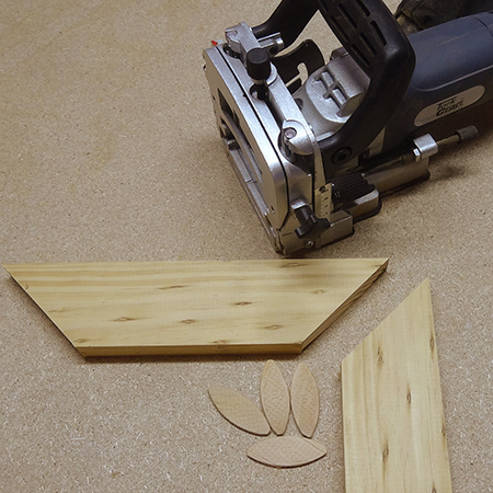 make a wooden picture or photo frame using pine and moulding and a tork craft biscuit joiner