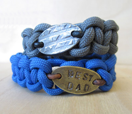 Paracord bracelet with personal stamped message
