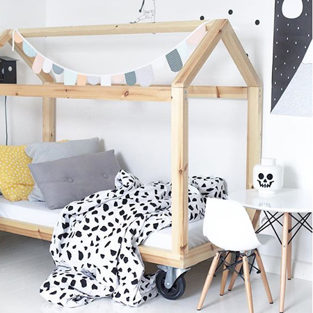 If you are looking for inspiration for decorating your little girl's bedroom, we put together a collection of 18 dreamy bedroom designs