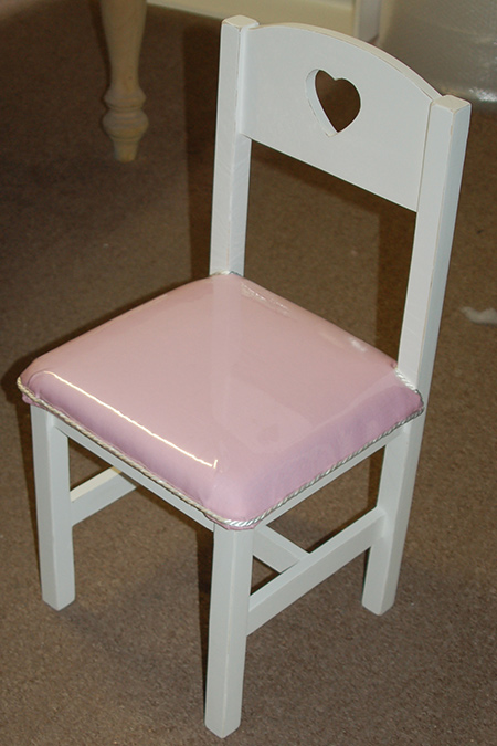 After making the kiddies table and chairs as a project for Home-Dzine, a friend of mine asked me to make one for her daughter's bedroom. She also requested that I upholster the seats and I thought it would be great to share this project with you.