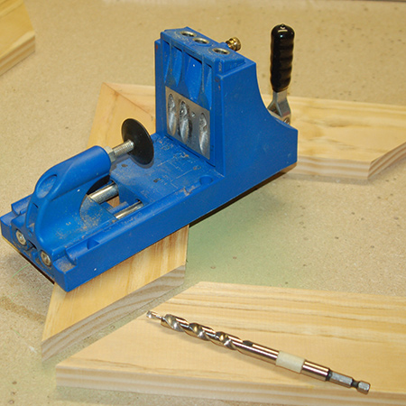 There are many ways to use a Kreg Pockethole Jig for DIY projects, and picture frames are easy to join together using a jig and screws.
