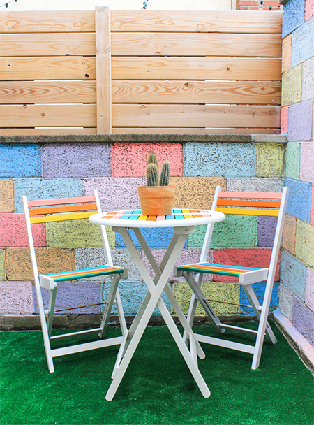 Add some colour to your patio furniture with Rust-Oleum 2X spray paint and refresh your outdoor space.