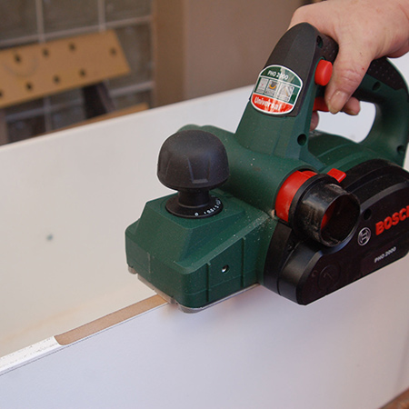 Since there is a 2mm difference that needs to be removed, using a sander would take forever and make a lot of mess. A power planer, on the other hand, provides a quick and easy way to remove excess timber or board, and trims up to 2mm. 