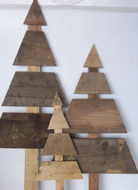 wood pallet christmas trees to DIY