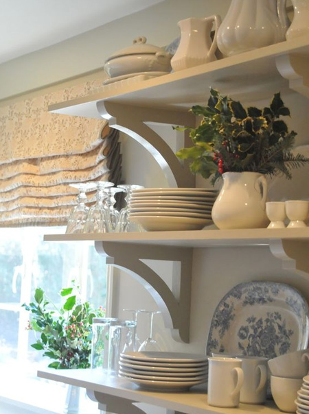 Plain or decorative, making your own shelf brackets not only saves you money - you can choose your own design and paint as desired.