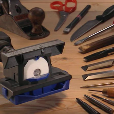 The video below shows how easy it is to use the MultiSharp Wetstone sharpening system.