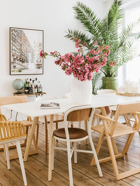 HOME-DZINE | Spring Home - Spring is an explosion of colour outdoors, but there's no reason you can't do the same indoors. No matter whether you're rooms or neutral or monochromatic, bringing a burst of colour indoors will revitalise the space and bring Spring indoors.