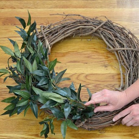 HOME-DZINE | Christmas Crafts - No matter the season, you will always be able to collect twigs from around the garden. Use these to make your own festive wreath. Make a circular template with string, twine or vines from the garden, and wrap with freshly cut greenery. Adorn with colourful ribbons and bows.