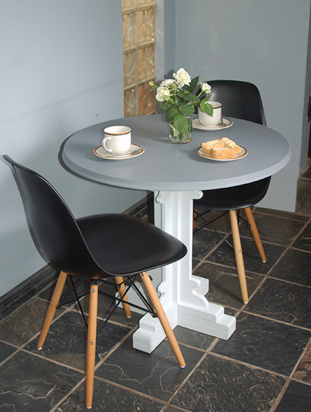 Here's how to make a pedestal dining table or side table using pine and supawood that you can buy at your local Builders Warehouse. Finishing it off in shades of grey with Prominent Paints Premium Satin Silk.