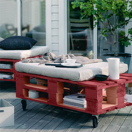 Select pallets that have good bones and give you plenty of reclaimed wood to work with. Remove the planks from one side from each pallet and use these to fill in an gaps at the top where the seating will be. Use only exterior-grade wood glue to join the two sections together and clamp securely before leaving overnight.