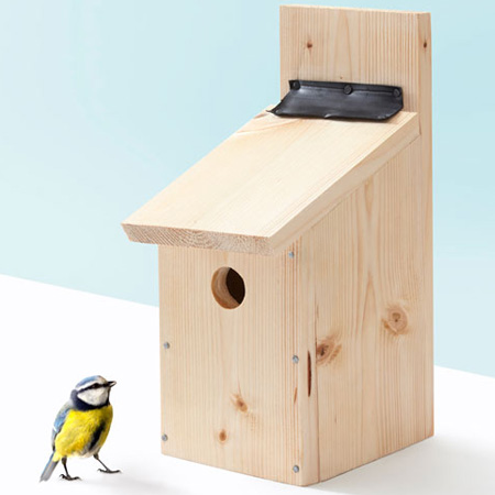 I love to sit in the garden and watch the bird life. Adding a birdhouse is a wonderful way to attract regular visitors to your garden, and this birdhouse is easy to make.