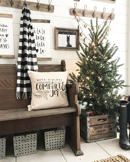 HOME-DZINE | Holiday Decor - Not everyone has an inherent talent for dressing a home for the festive season. If you stuggle deciding how to decorate your home for the holidays, here are some ideas and tips to make it easier.