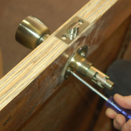 how to install new door knob or install lock