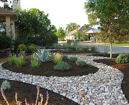 HOME-DZINE | Water Wise Garden - Another advantage of a garden designed around the xeriscape method is that it is low maintenance as well as water wise. Make use of pebbles, cut stone and gravel to control weeds and to keep maintenance at a minimum and place a thick layer of mulch over the beds to help keep soil moist and keep weeds to a minimum. Adding plenty of compost will improve the soil’s ability to retain moisture and feed your plants.