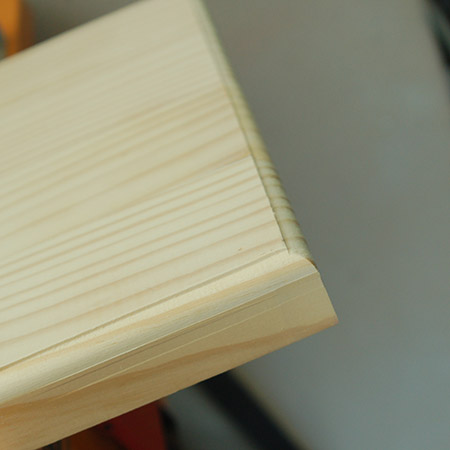 Close-up of the finished edge for our chopping board