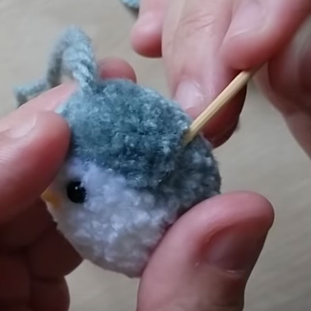 how to make pom pom penguins
