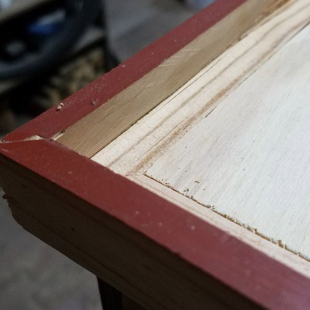To give the top of the coffee table a bit more of a finished look, a frame surrounds the top (attached to the plywood top that sits on top of the lifting mechanism). This frame has enough space to allow for fitting the top planks.