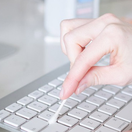 rubbing alcohol clean away germs on your keyboard