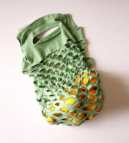 Using old t-shirts to make carrier bags
