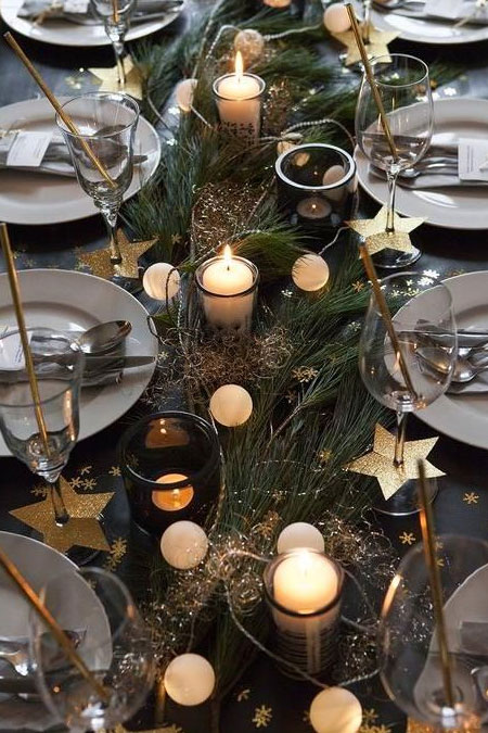 how to style christmas dining table