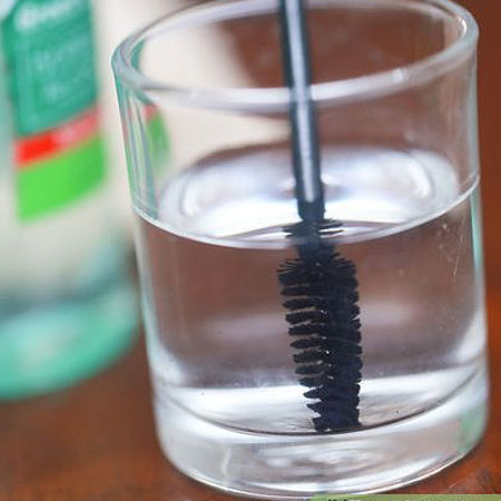 clean clogged mascara brush