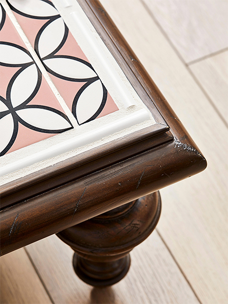 Upcycle an  Old Coffee Table with Tile