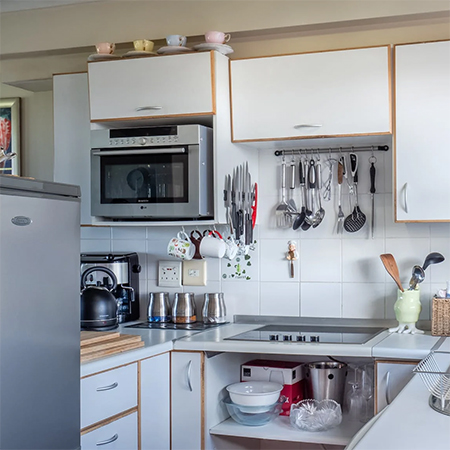 Top 8 Must-Have First Apartment Kitchen Essentials