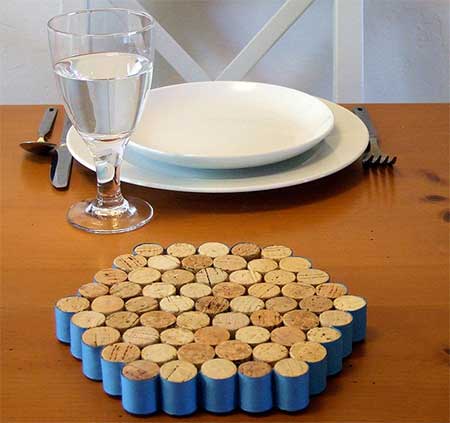 Make a wine cork trivet