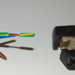 How to strip cable and wire a plug 