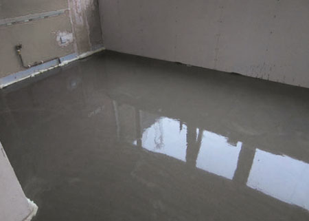 Self-levelling cement screed floor